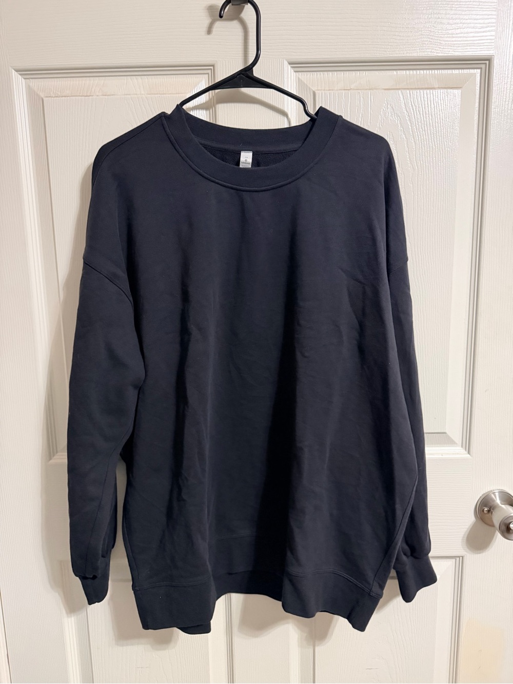 Lululemon Women’s Black Crewneck Sweatshirt